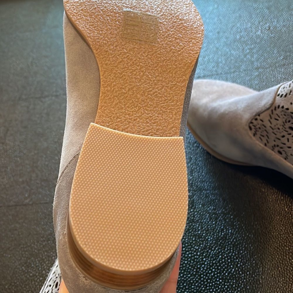 Jack Rogers Ronnie Bootie gray suede size 8 - Picture 8 of 9